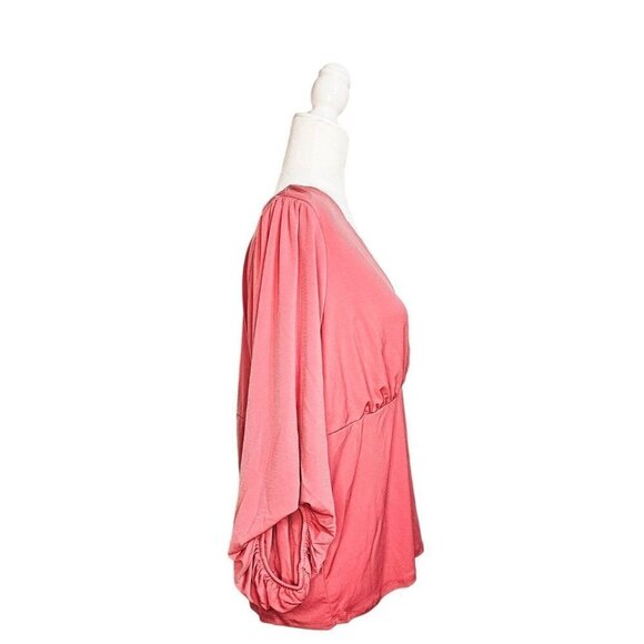 Torrid NWT Studio Knit V-Neck 3/4 Sleeve Shirred Top size 2/2X/18-20 - Picture 3 of 9